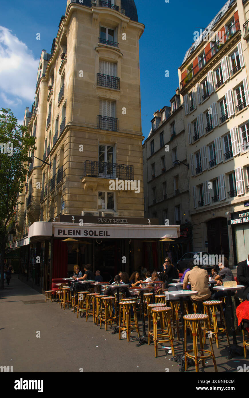 Plein Soleil bar terrasse de café Oberkampf Paris France Europe Banque D'Images