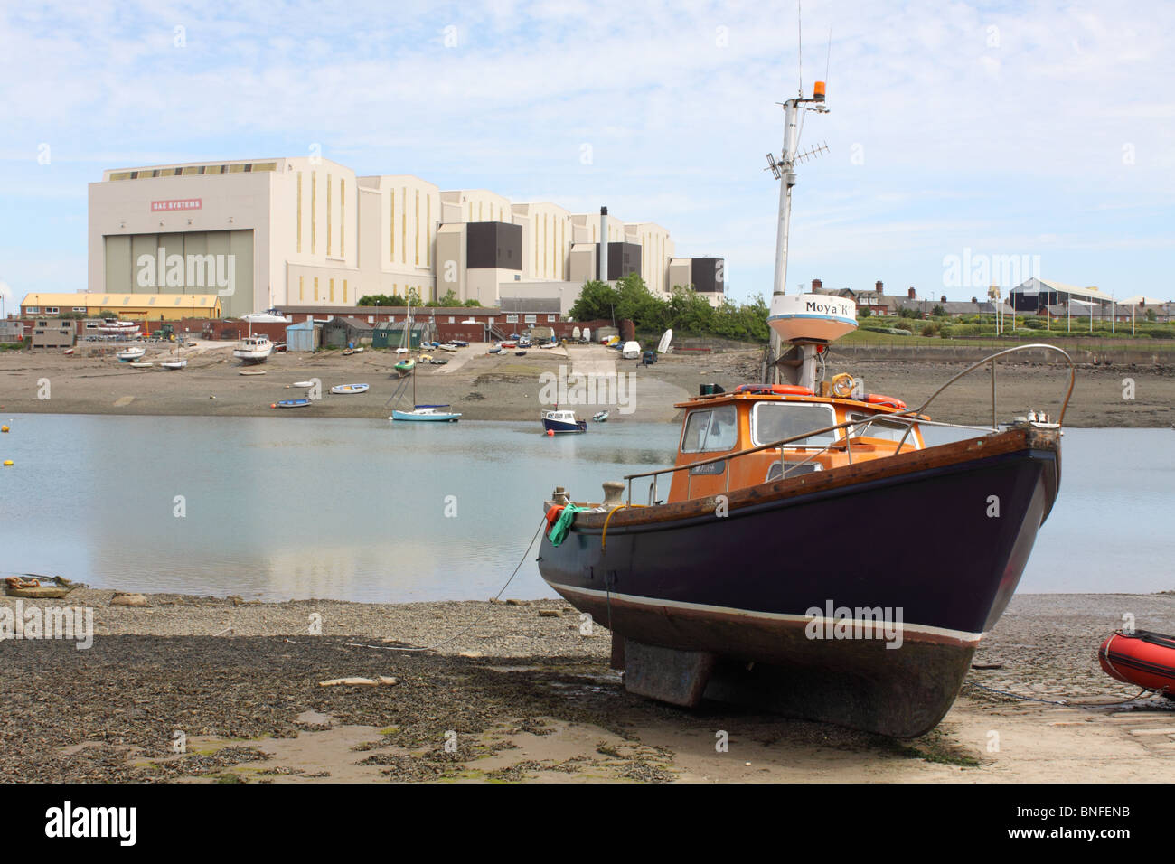 Walney Sound et le BAE Systems Devonshire Dock Hall à Barrow-in-Furness, Cumbria Banque D'Images