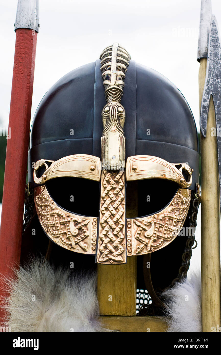 Saxon helmet Banque de photographies et d'images à haute résolution - Alamy