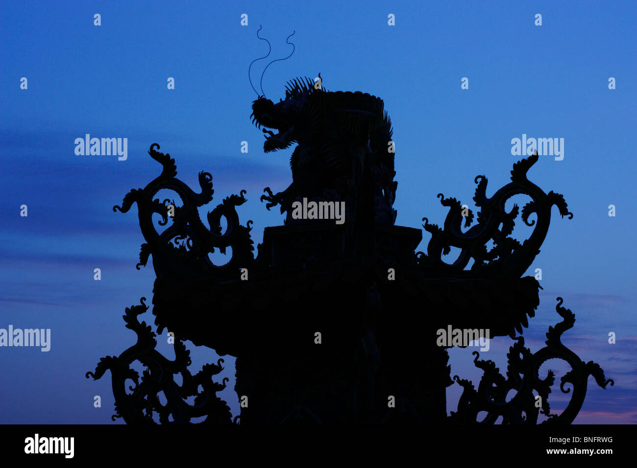 Silhouette d'un dragon statue, Temple de Dieu de la guerre, Taiwan Banque D'Images