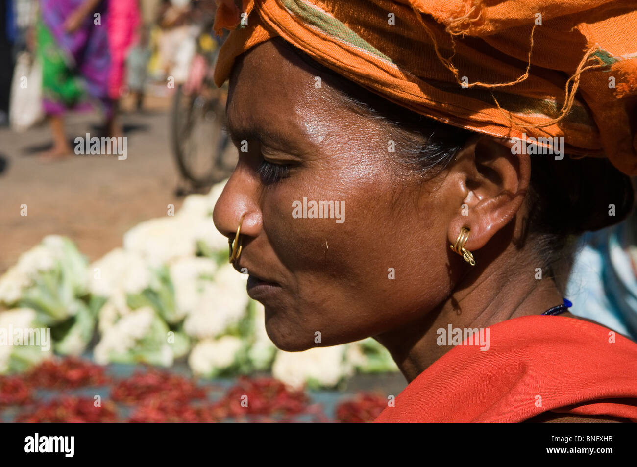 Portrait d'une femme de tribu dans l'Orissa. Banque D'Images