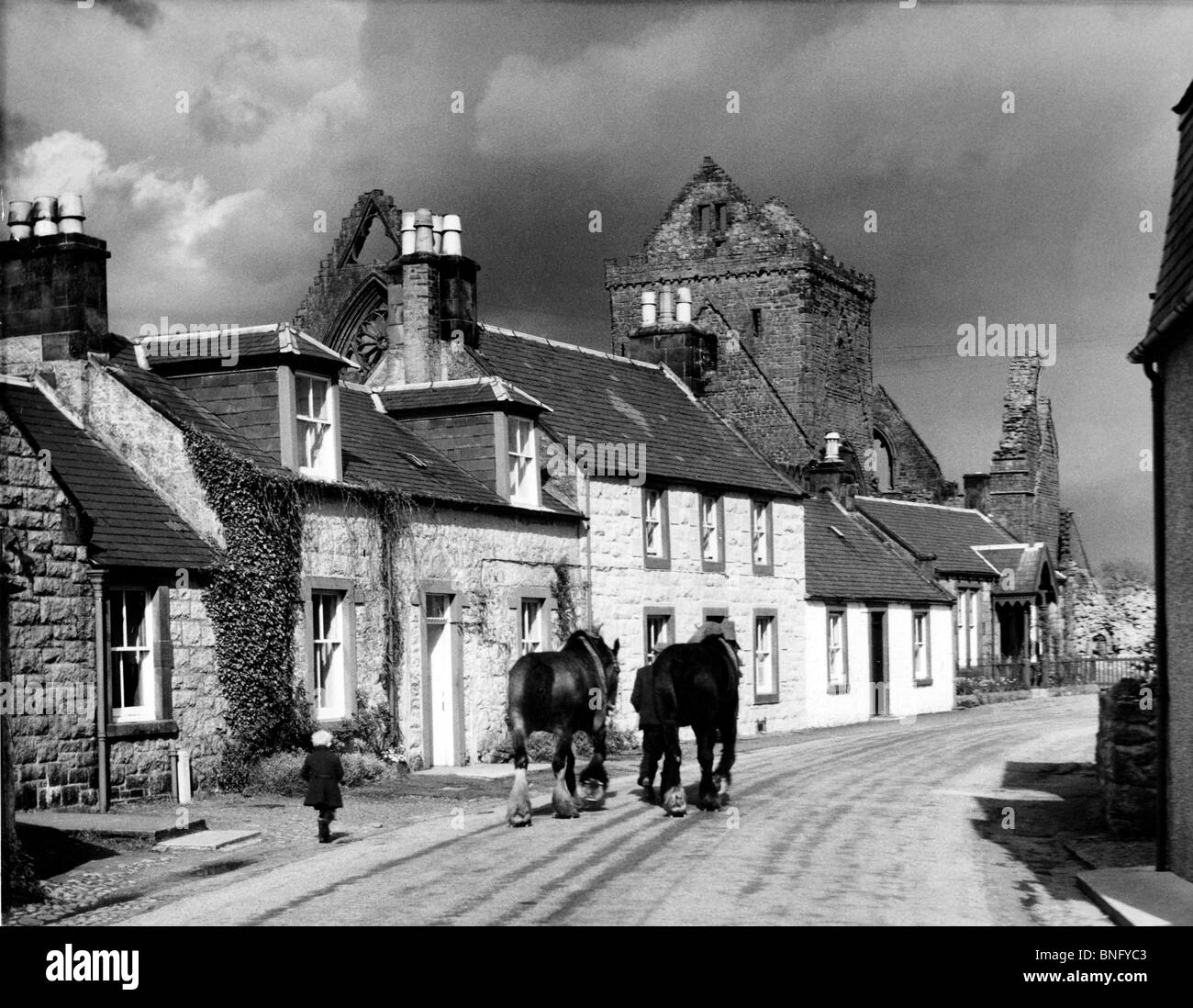 L'Écosse, Kirkcudbrightshire, Abbaye de Sweetheart, Road Town Banque D'Images