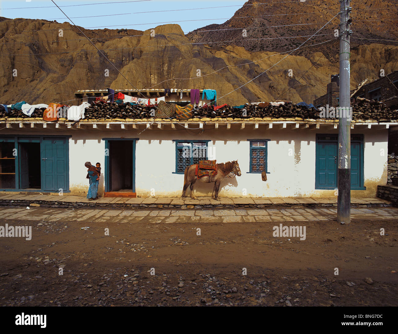 La rue principale de Jomosom, le centre administratif de l'ouest du Népal dans la région de Mustang Banque D'Images