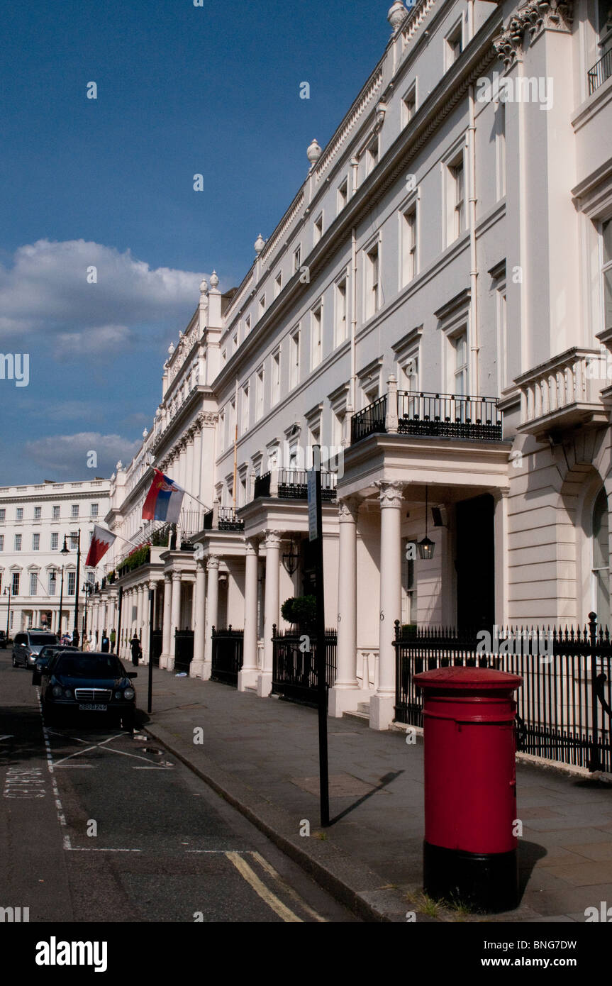 Ambassades sur Belgrave Road, London, SW1, UK Banque D'Images