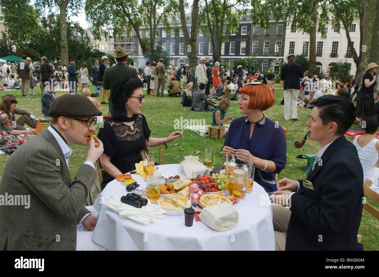 Les Olympiades Chap Bedford Square London UK. HOMER SYKES Banque D'Images