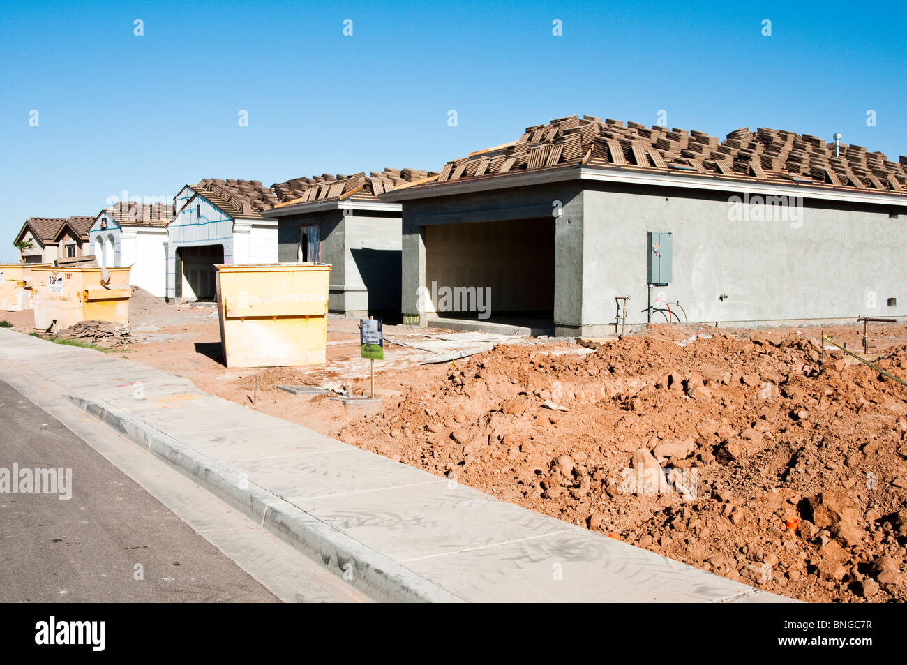 De nouvelles maisons sont construites dans un quartier de banlieue en Arizona. Banque D'Images