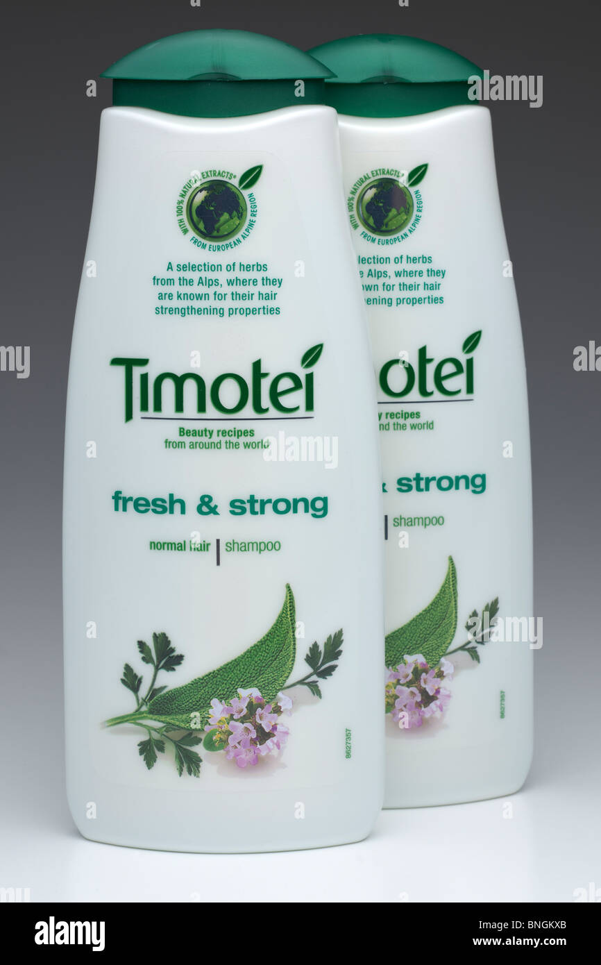 Deux bouteilles de shampooing Timotei Banque D'Images
