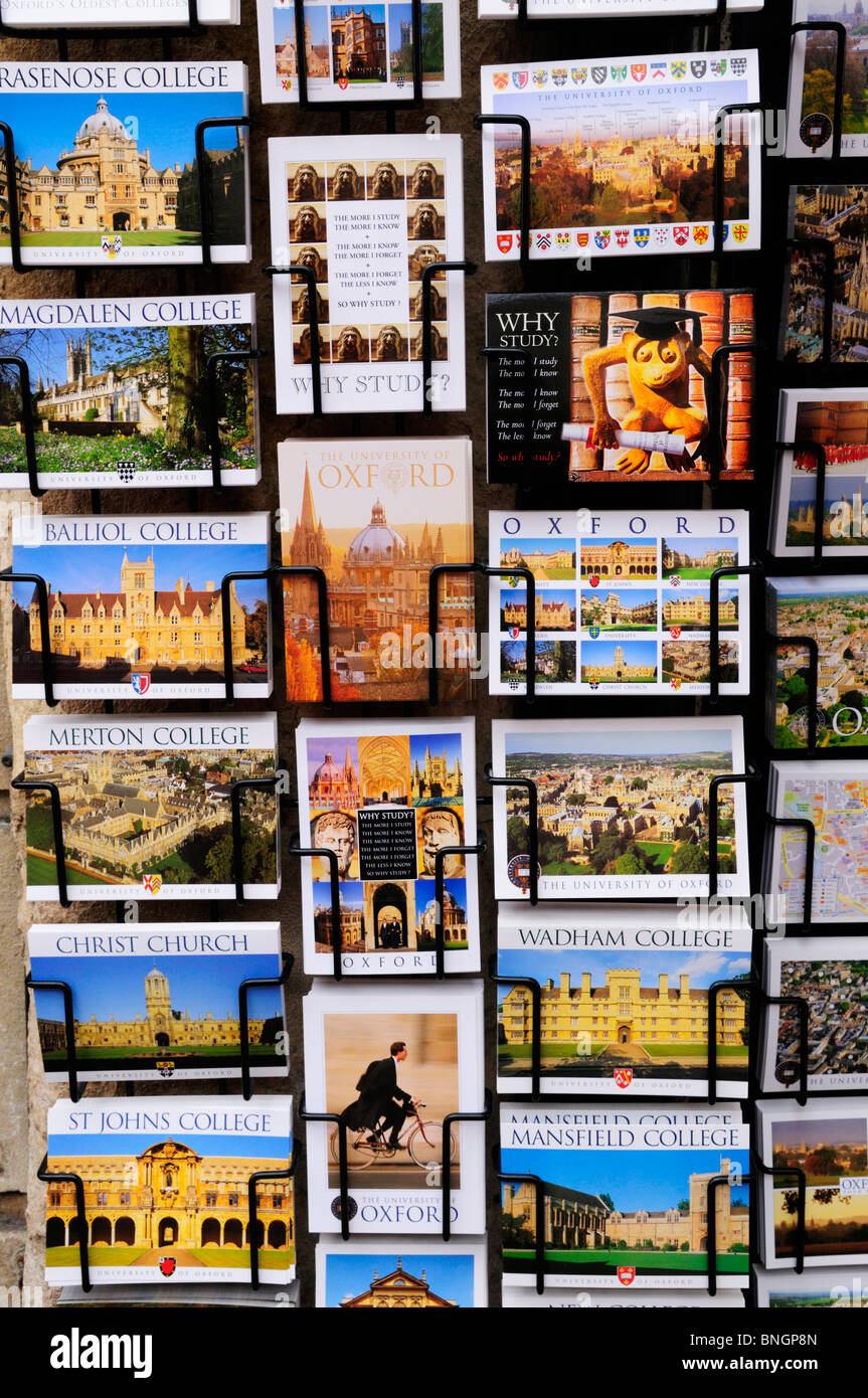 Cartes postales d'Oxford pour la vente, Oxford, England, UK Banque D'Images