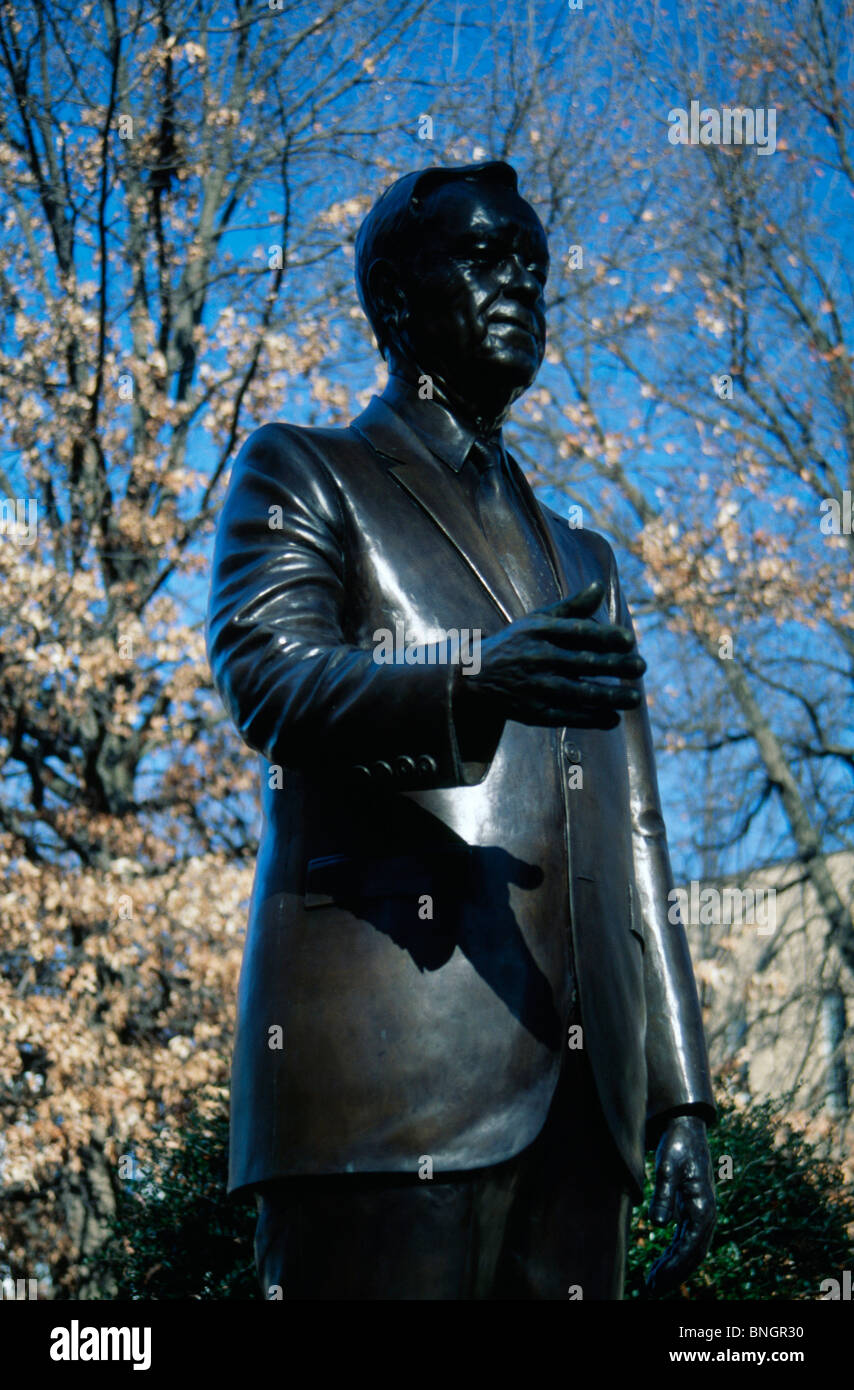 USA, Atlanta, Georgie, Gouverneur Herman Talmadge Statue in park Banque D'Images