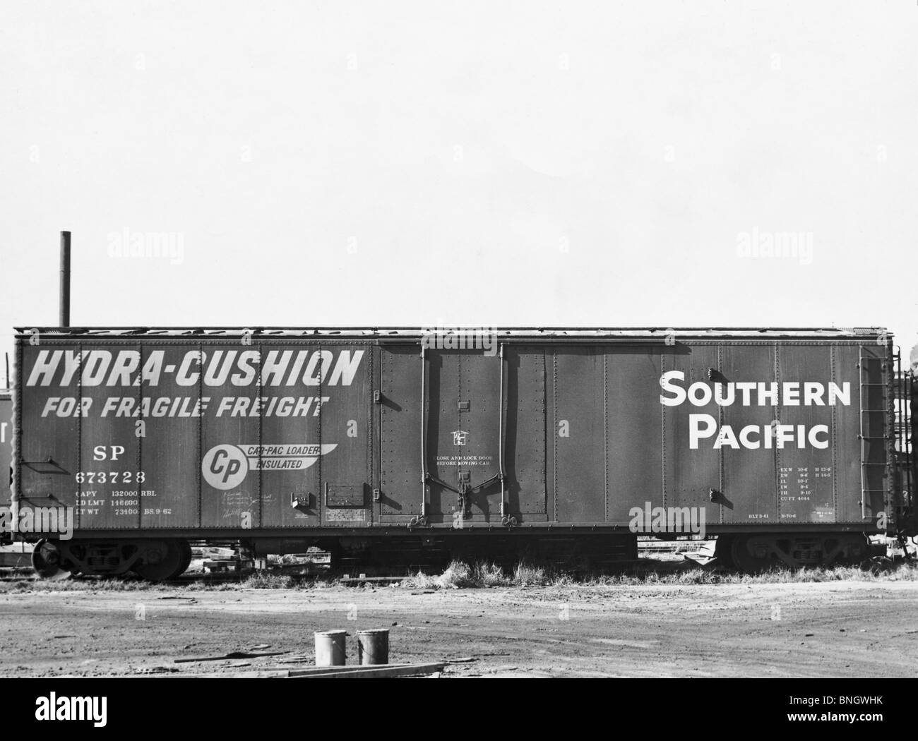 USA, Southern Pacific Railroad, le train de marchandises sur le texte Banque D'Images
