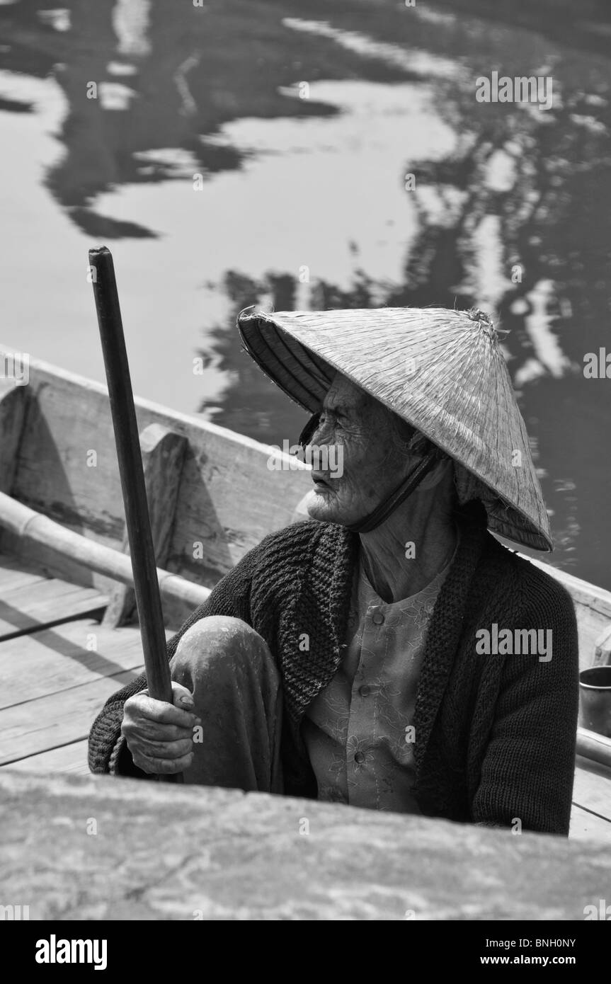 Les pêcheurs de la mer vietnamiens/la femme à Hoi An, Delta du Mékong, Vietnam Banque D'Images