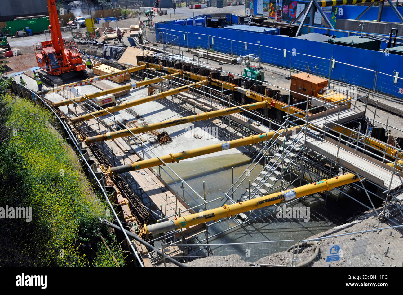 Groundforce struts hydraulique en position de travail de construction de la fondation voir également Alamy ref BPPM56 Banque D'Images
