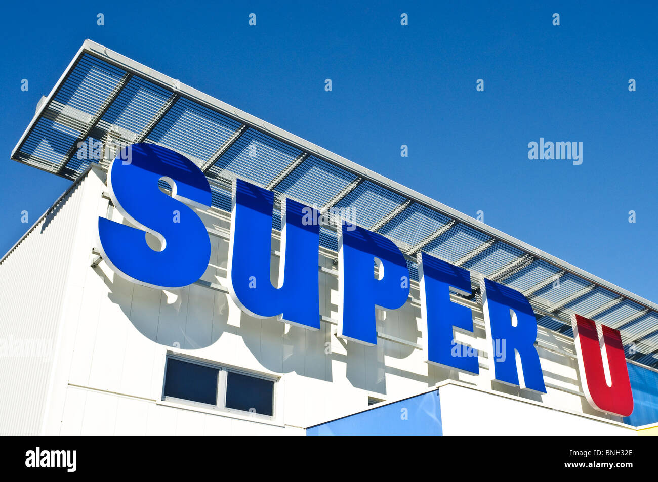 Super U supermarché sign - Vienne, France. Banque D'Images