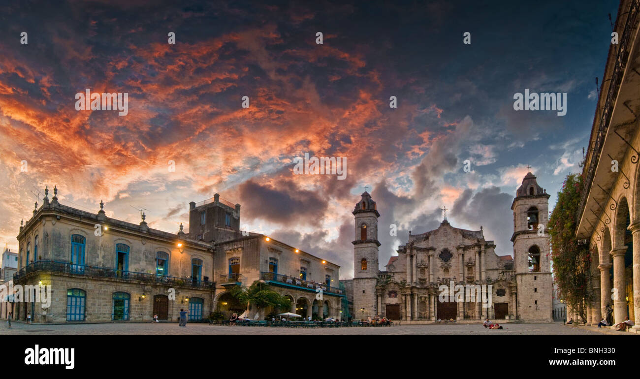 La Cathédrale au coucher du soleil, La Havane, Cuba Banque D'Images