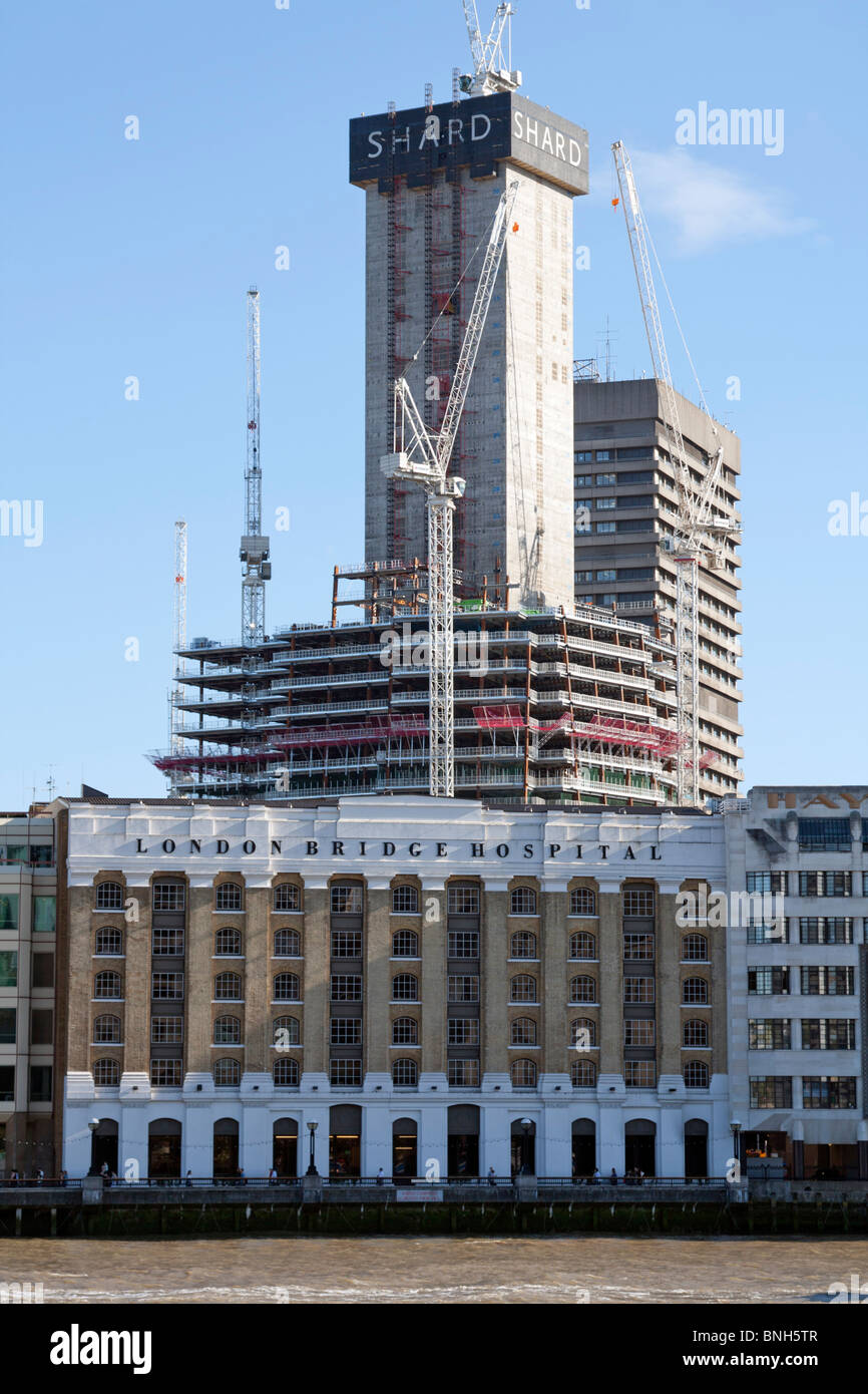 Tamise & Shard gratte-ciel en construction Banque D'Images