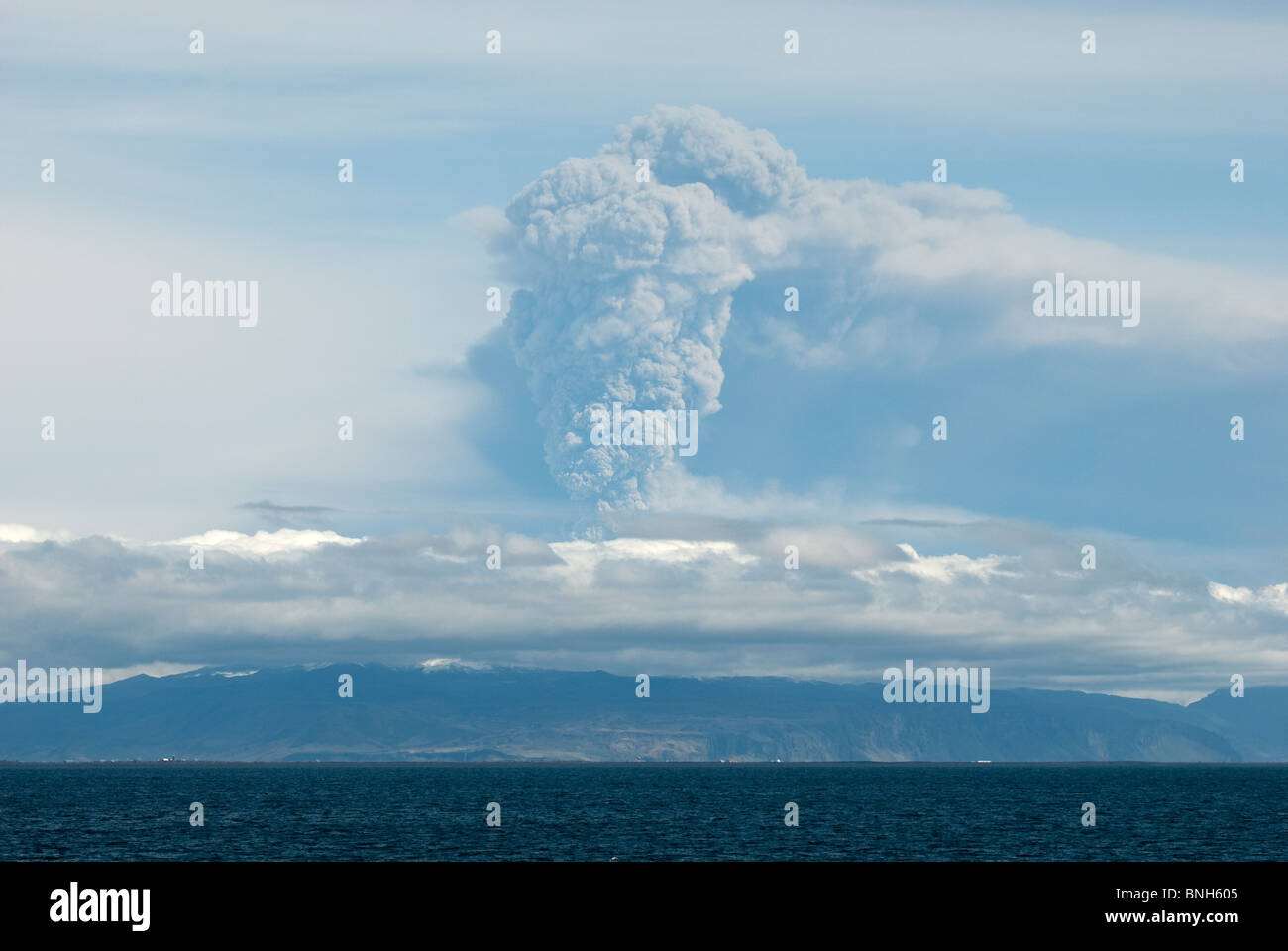 Nuage de cendres Eyjafjallajökull vus de Heimaey, Hofn, Islande. Banque D'Images