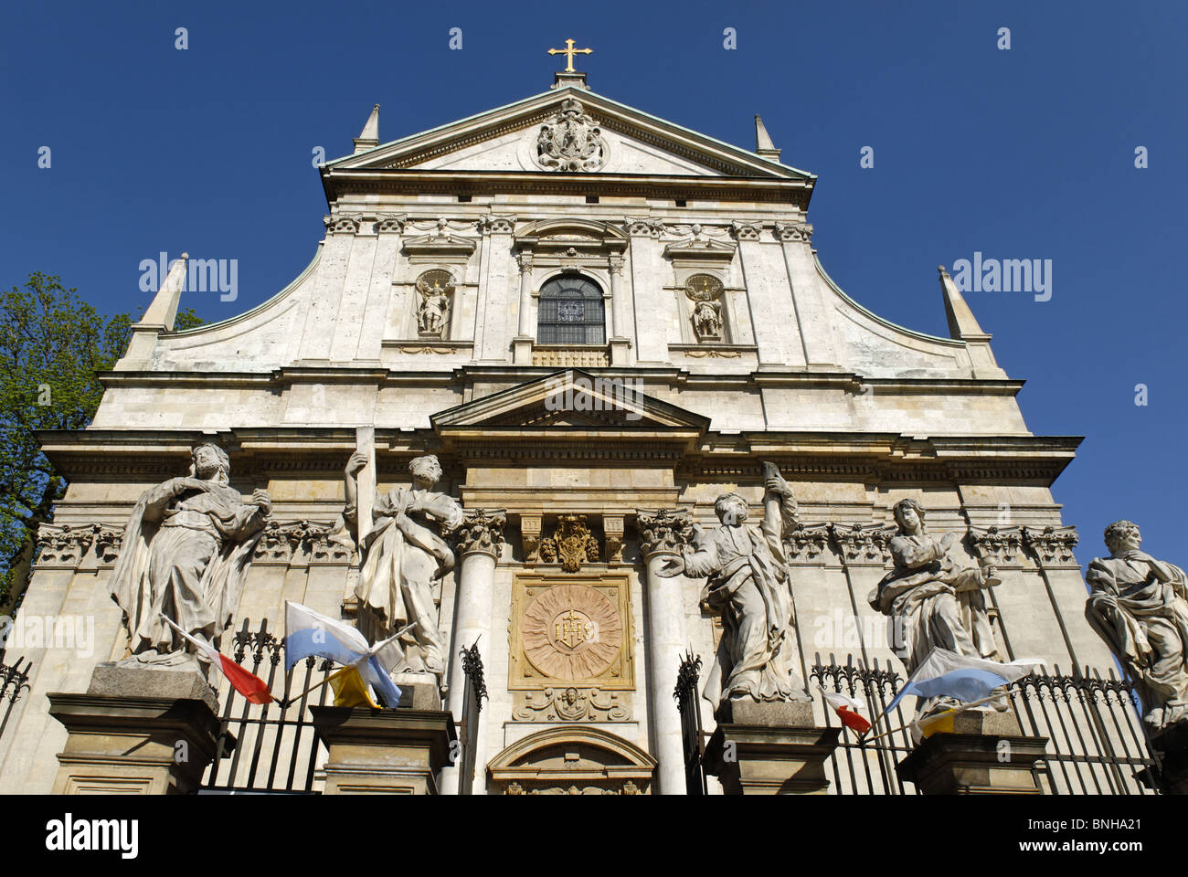 Église Saint Peter Paul Krakow Cracovie Pologne du patrimoine culturel mondial de l'Europe ancienne vieille ville ciel bleu bâtiment bâtiments Banque D'Images