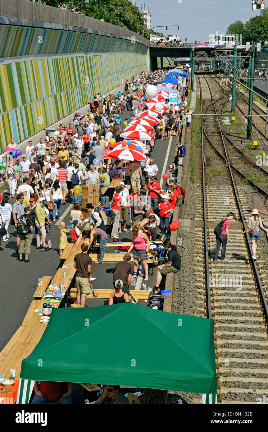 "Toujours-leben', l'Autobahn A40 fermé dans la Ruhr, NRW, Allemagne. Juillet 2010 Banque D'Images
