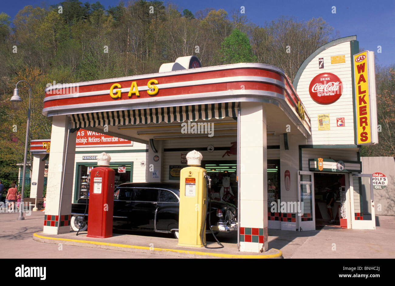 Usa Pigeon Forge Tennessee vieille station d'essence Dollywood Parc Amusment Nostalgie Station essence voiture vieille histoire Historique Vie 50 Banque D'Images