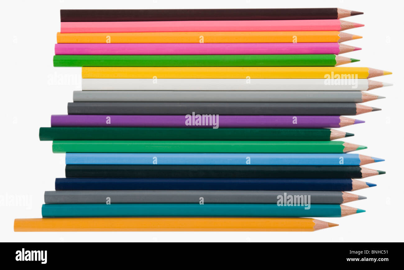 Close-up de crayons de couleur dans une rangée Banque D'Images Close-up de crayons de couleur dans une rangée Banque D'Images