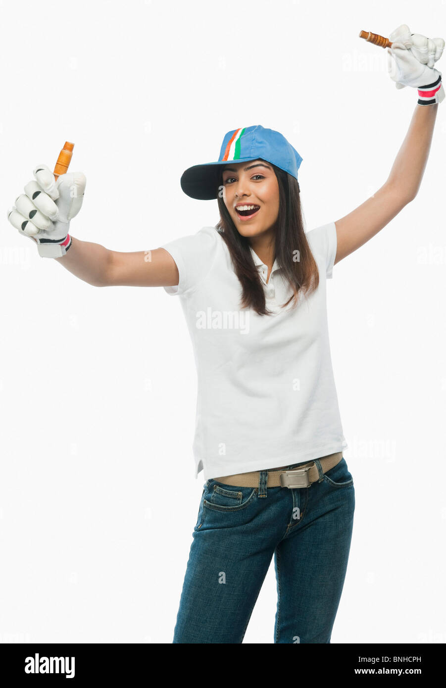 Portrait d'une femme fan de cricket cheering Banque D'Images