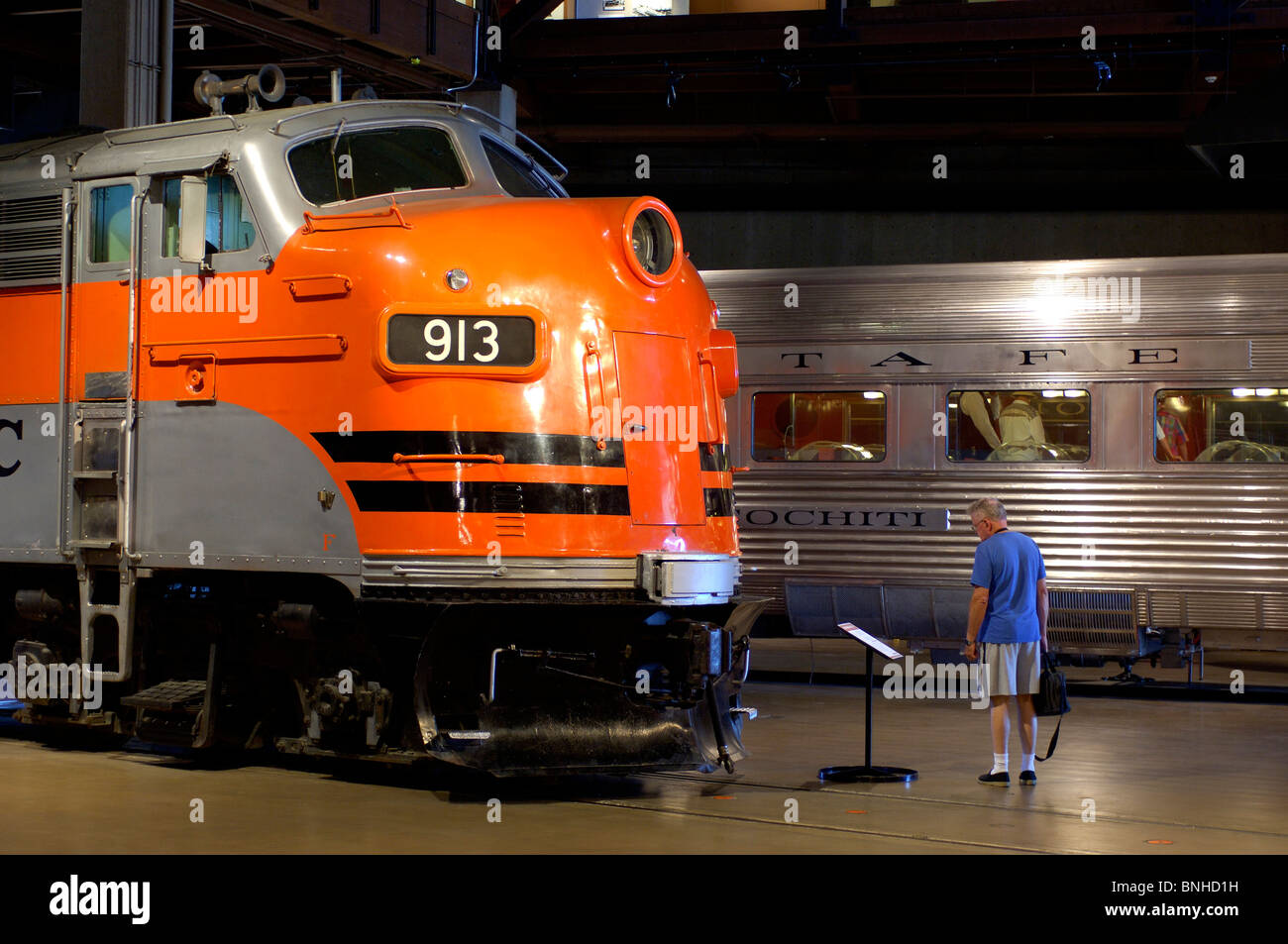 Usa Sacramento Californie California State Railroad Museum Old Sacramento Piscine intérieur Train Locomotive Visiteur Historique Banque D'Images