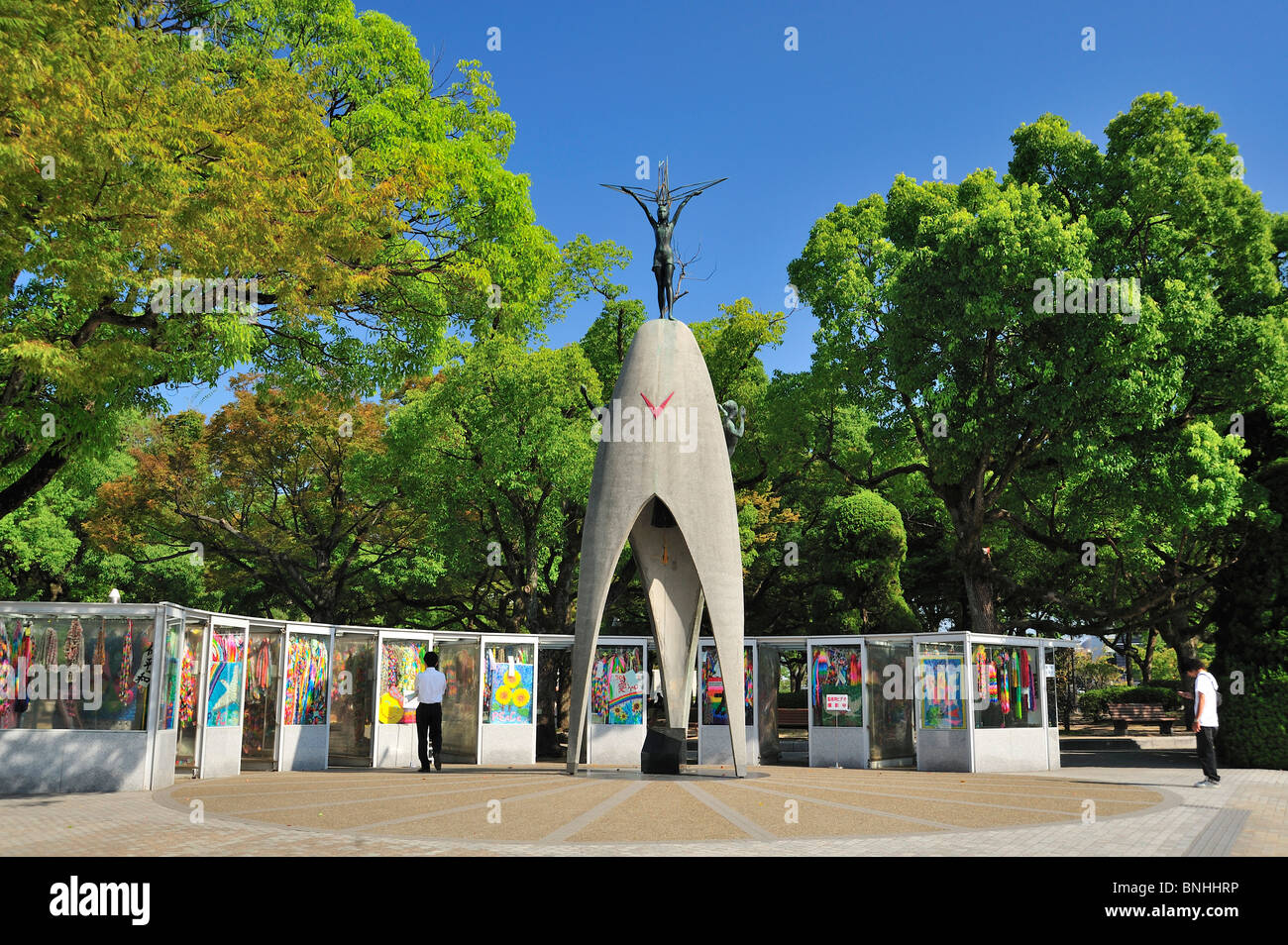 Le Japon CHILDREN'S Peace Monument Parc de la paix de la ville d'Hiroshima Hiroshima Prefecture Honshu island A-Bomb A-Bomb Enfants Banque D'Images