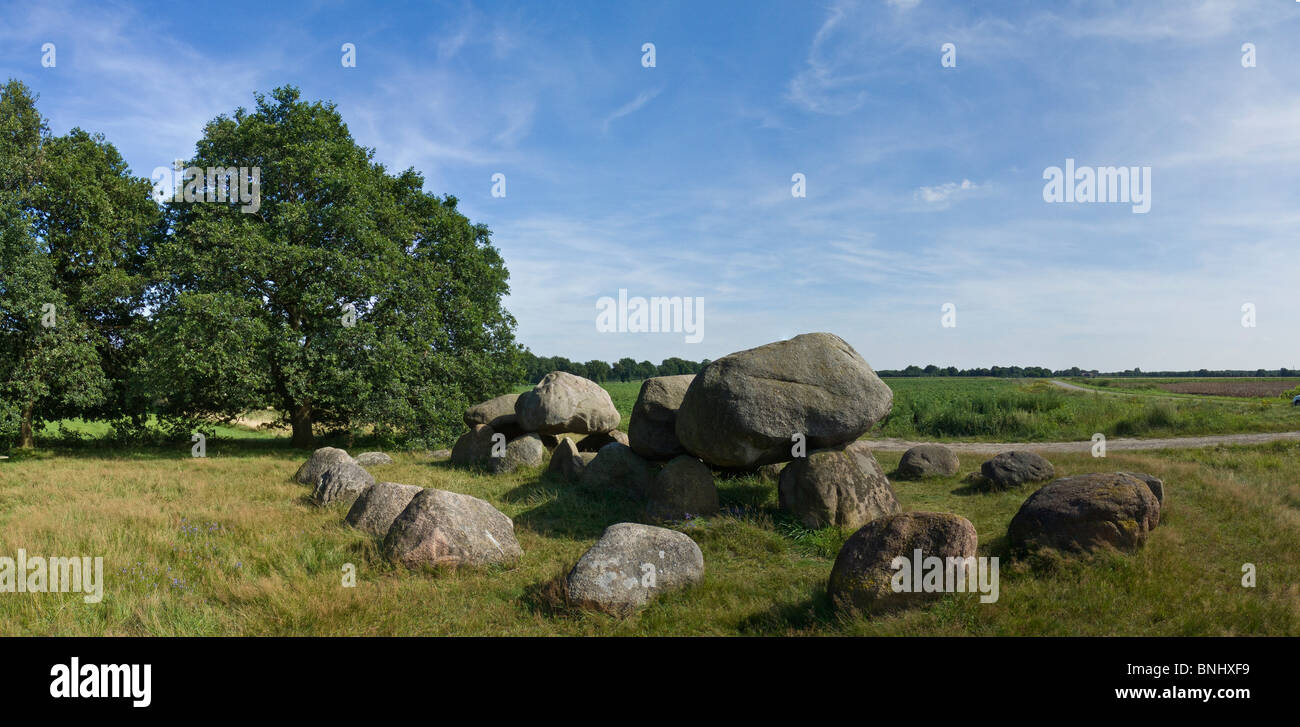 Les Pays-Bas Hollande cercle de pierres mégalithiques Hunebed champs préhistoire préhistoire dolmen rocks rochers culture Banque D'Images