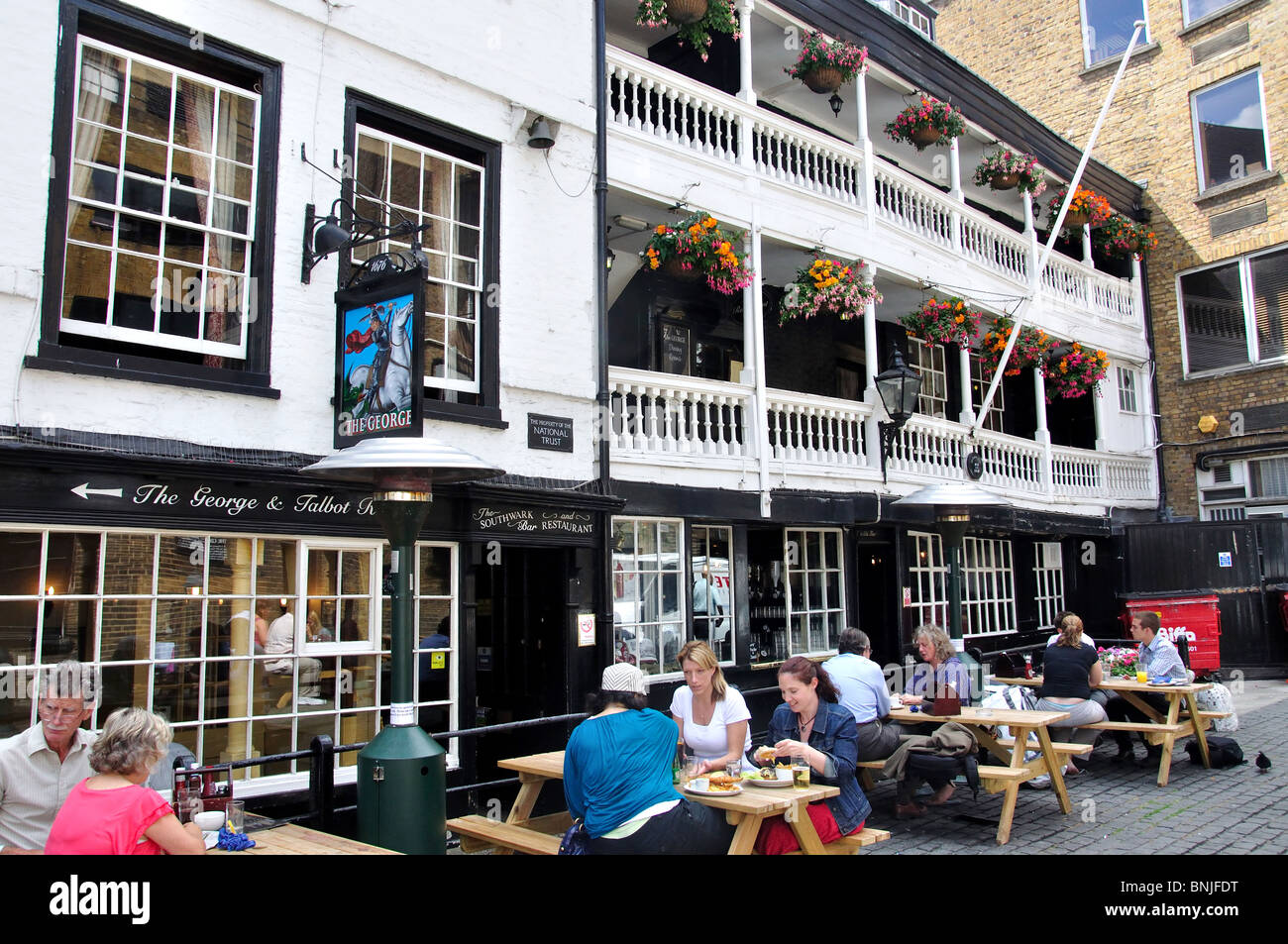 16th Century The George Inn, Borough High Street, Southwark, The London Borough of Southwark, Greater London, Angleterre, Royaume-Uni Banque D'Images