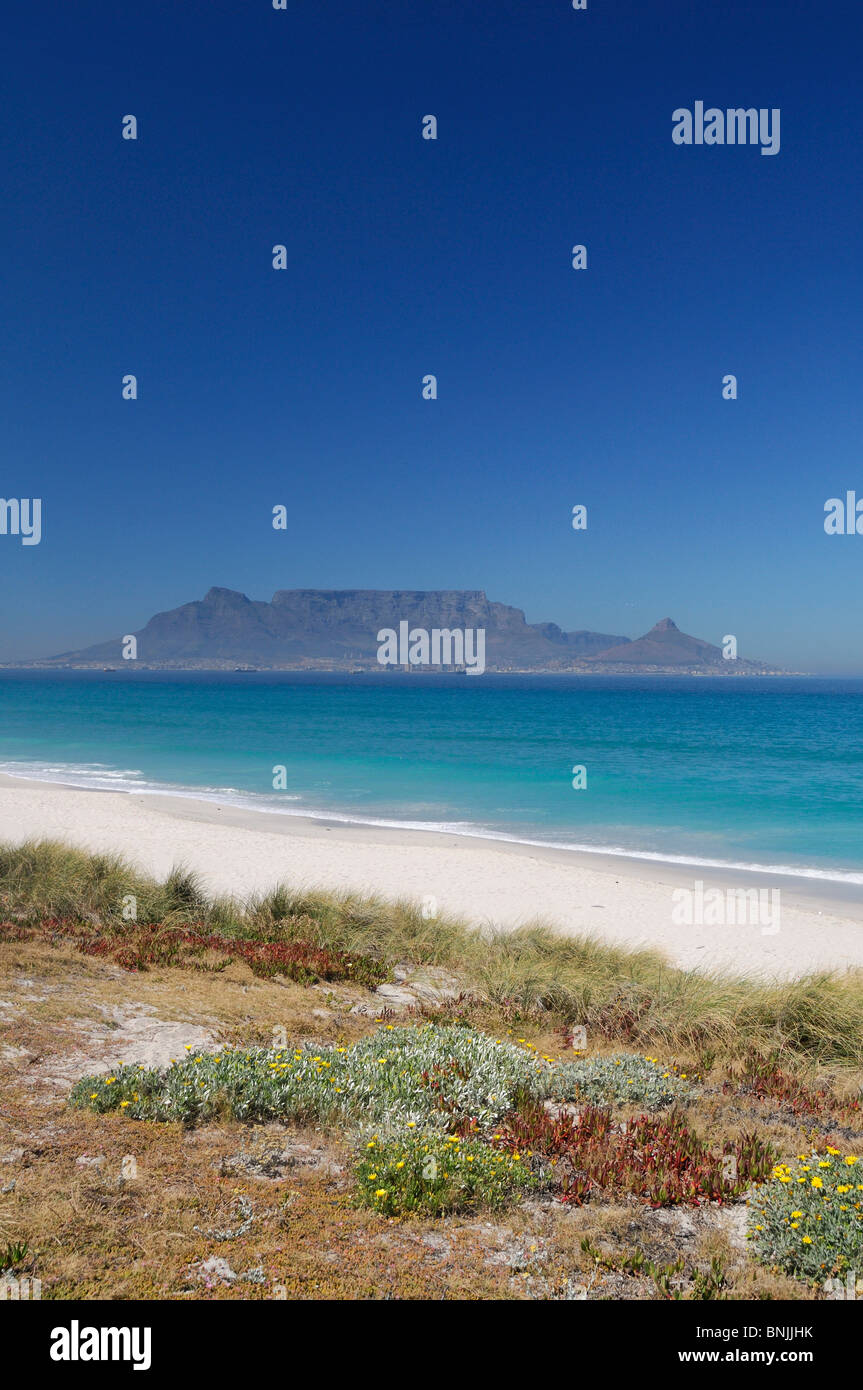 Zone de conservation de Bloubergstrand Bloubergstrand Table Mountain Bay Western Cape Afrique du Sud paysage plage sable blanc Banque D'Images