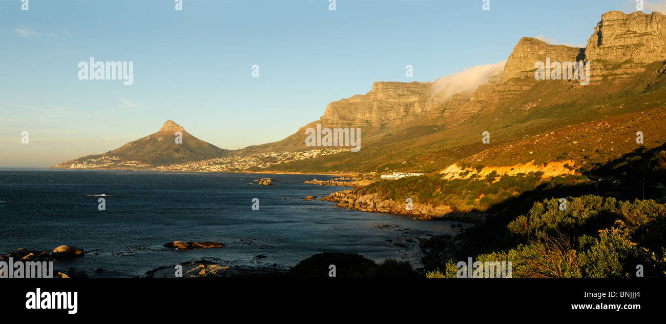 Douze Apôtres Hôtel Camps Bay Cape Peninsula Western Cape Afrique du Sud océan côte mer montagne montagnes paysage Banque D'Images