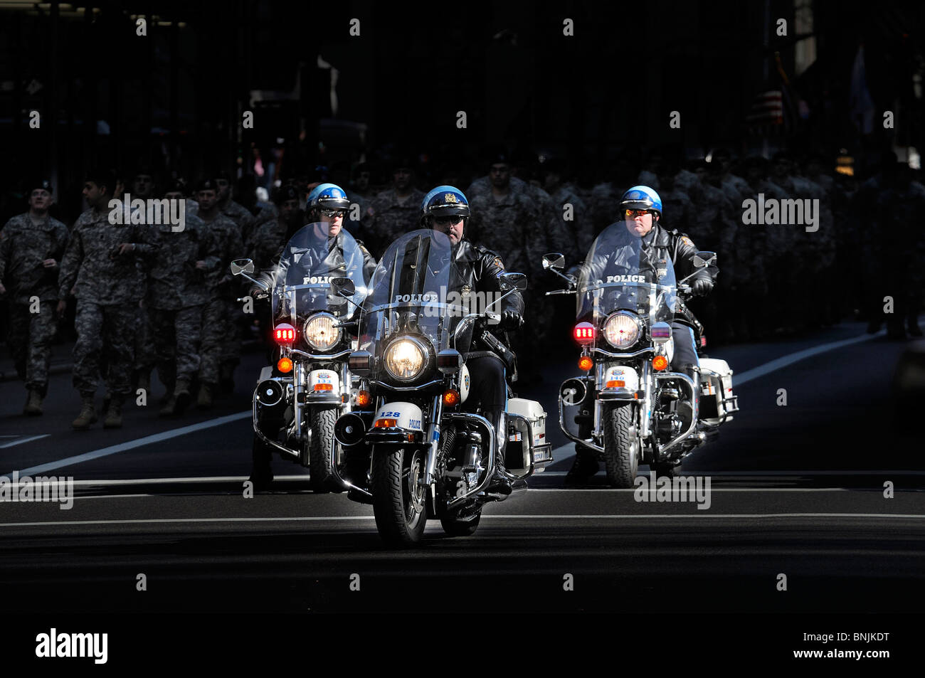 Saint Patrick's Day Parade, New York USA motos de police ville feux urbains voyage Banque D'Images