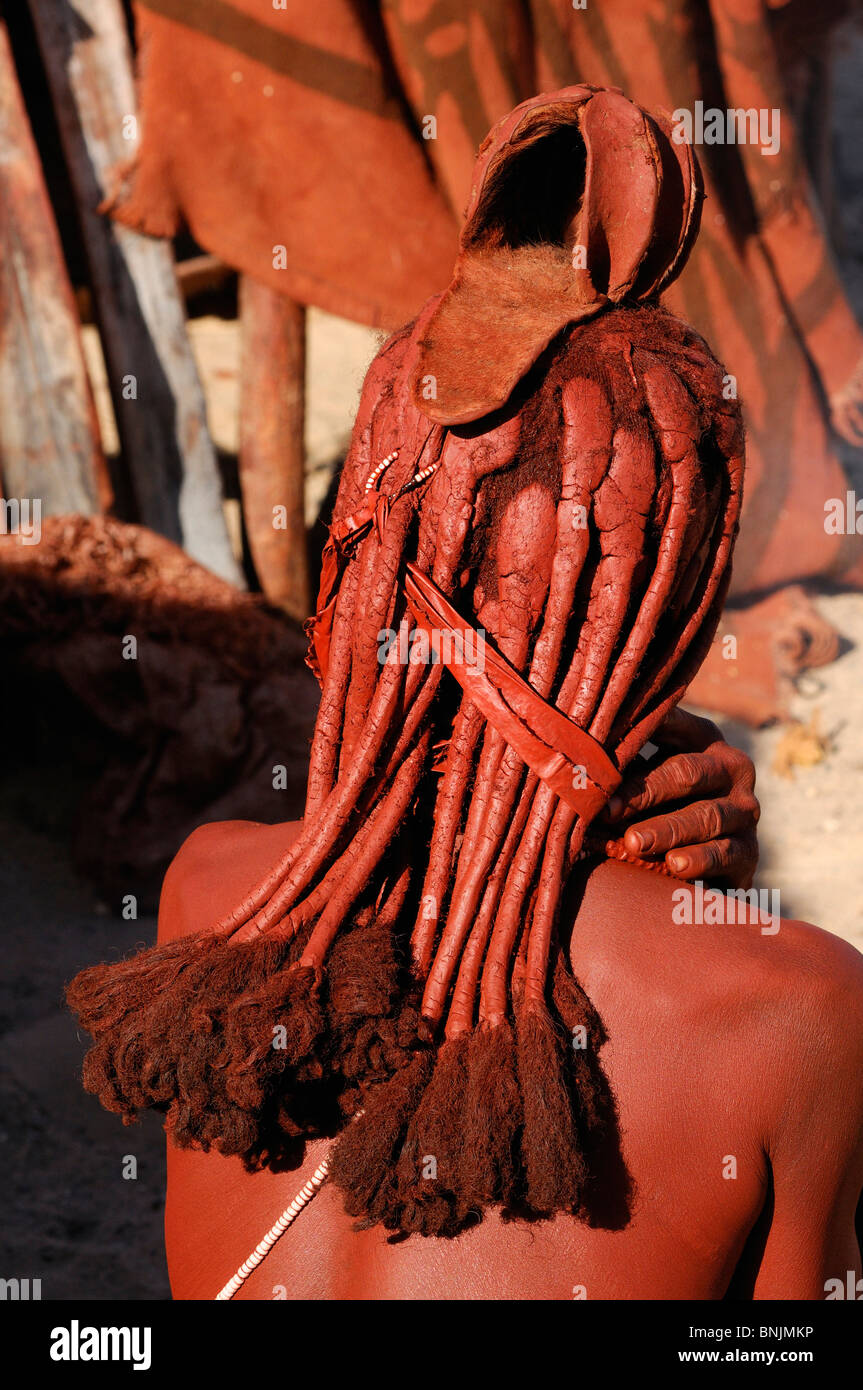 Femme Himba village Himba Purros Région de Kunene Kaokoland Namibie Afrique Voyage Nature coiffure cheveux Banque D'Images