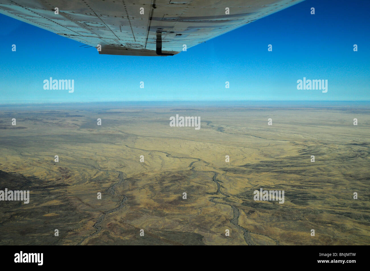 Vue aérienne Serra Cafema Région Kunene Namibie Afrique Voyage avion aile Nature Banque D'Images