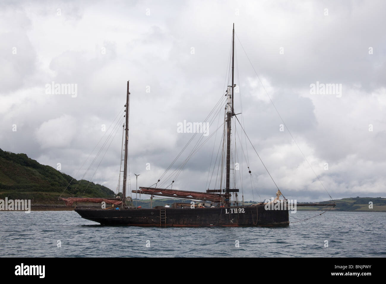 Voiliers dans le port de St Mawes, Cornwall, Angleterre. Banque D'Images