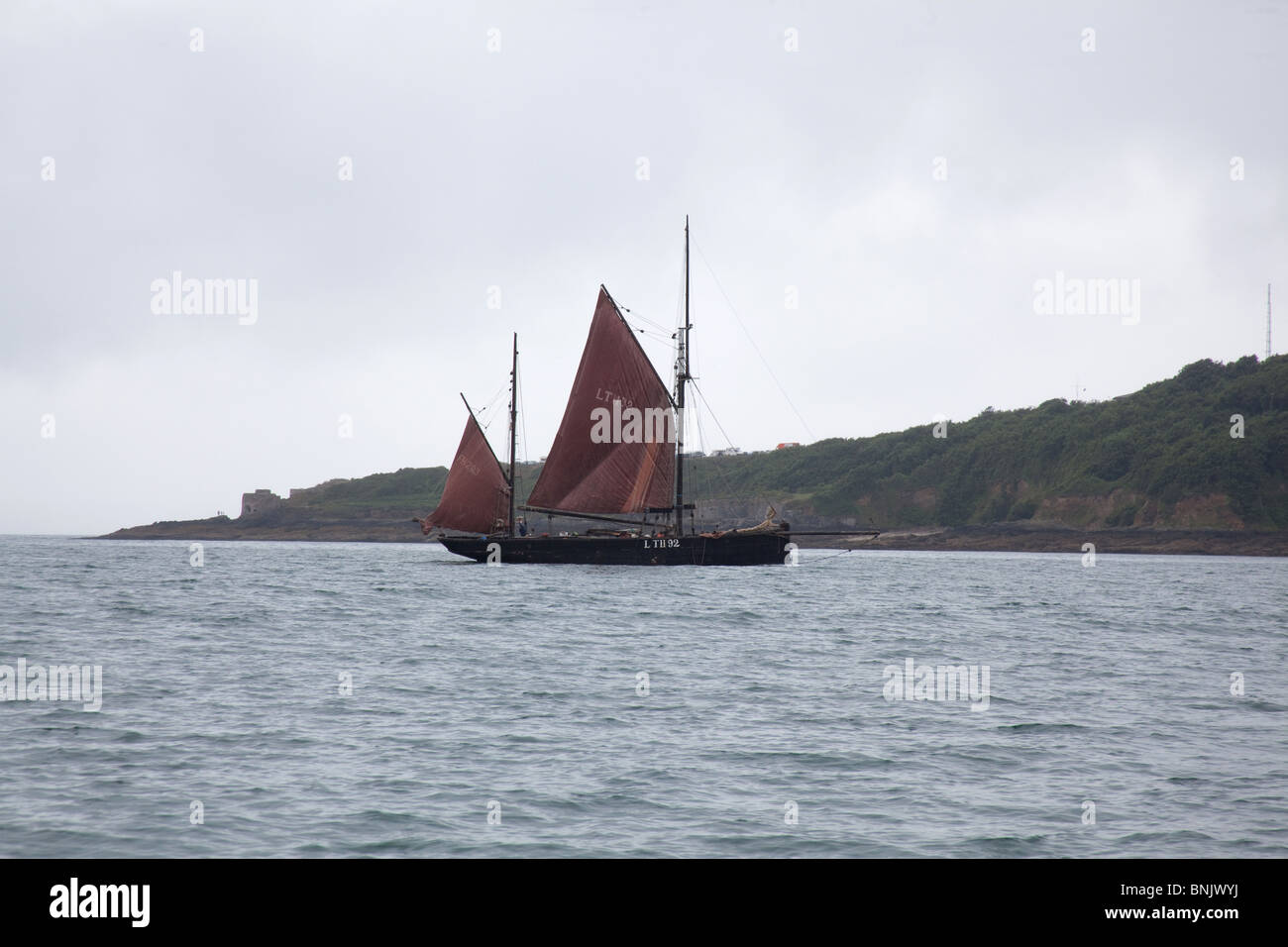 Voiliers dans le port de St Mawes, Cornwall, Angleterre. Banque D'Images