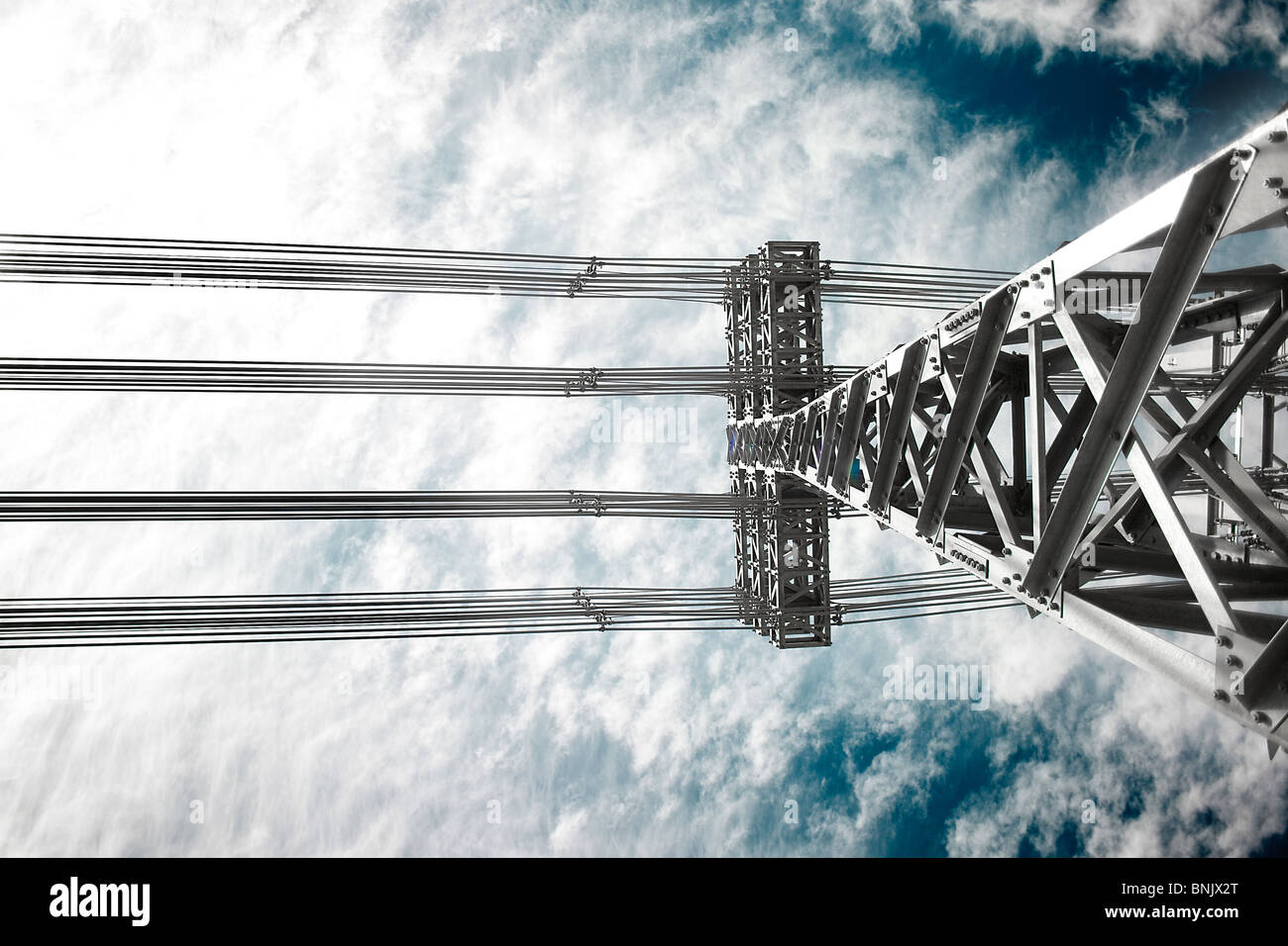 Les lignes électriques et les câbles haute tension Banque D'Images
