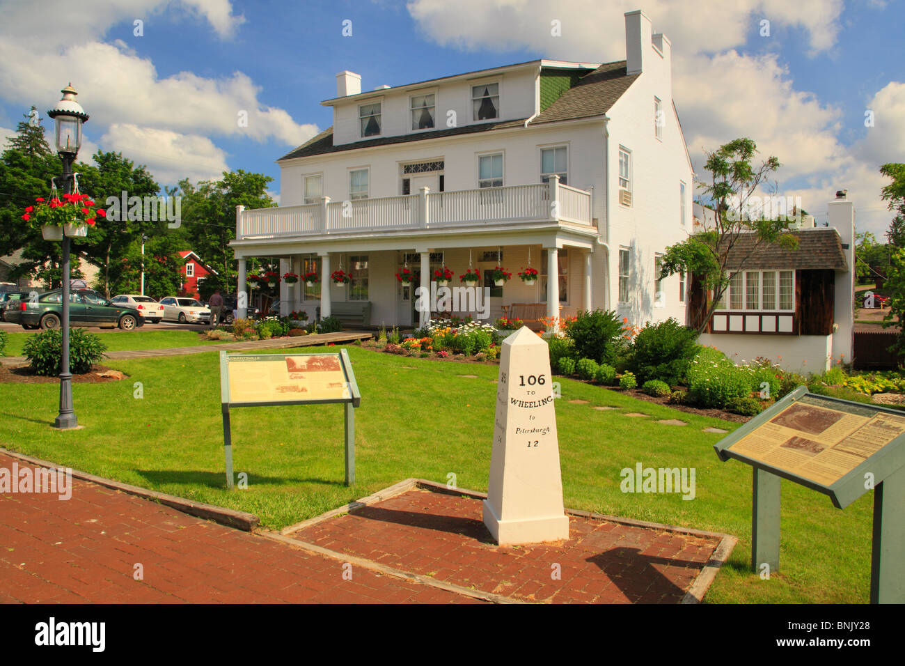 Casselman Inn et mile marker pour l'ancienne route Nationale, Rehoboth beach, Maryland Banque D'Images