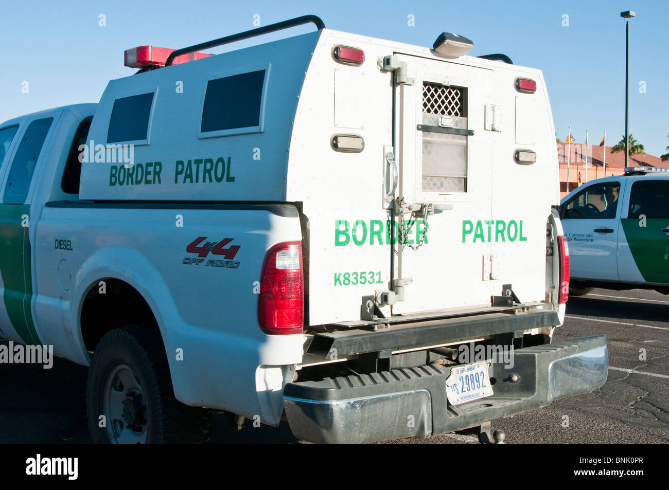 Les camionnettes sont modifiés pour utilisation dans le désert par le US Border Patrol dans le secteur de Tucson. Banque D'Images