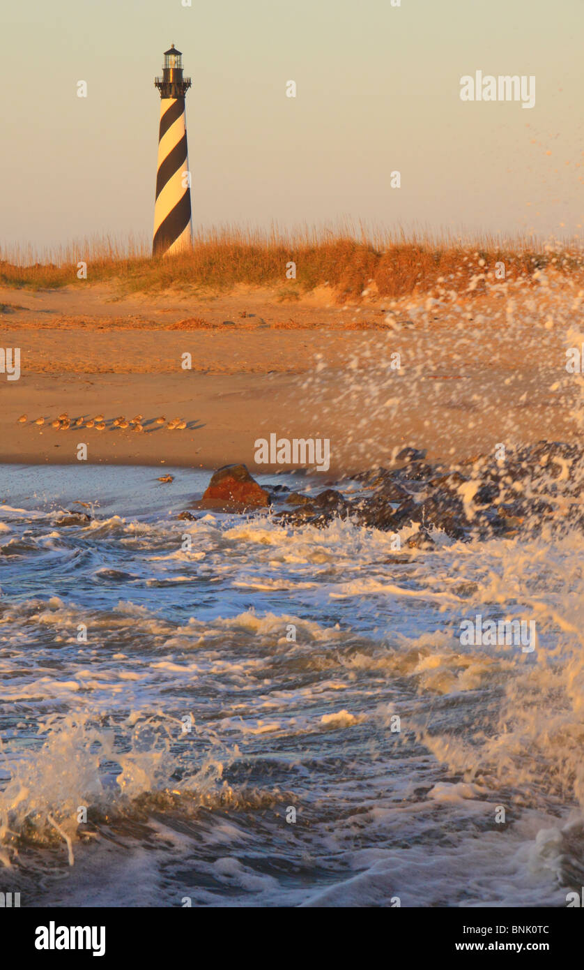 Le phare de Cape Hatteras au lever du soleil, Cape Hatteras National Seashore, Buxton, Outer Banks, Caroline du Nord Banque D'Images