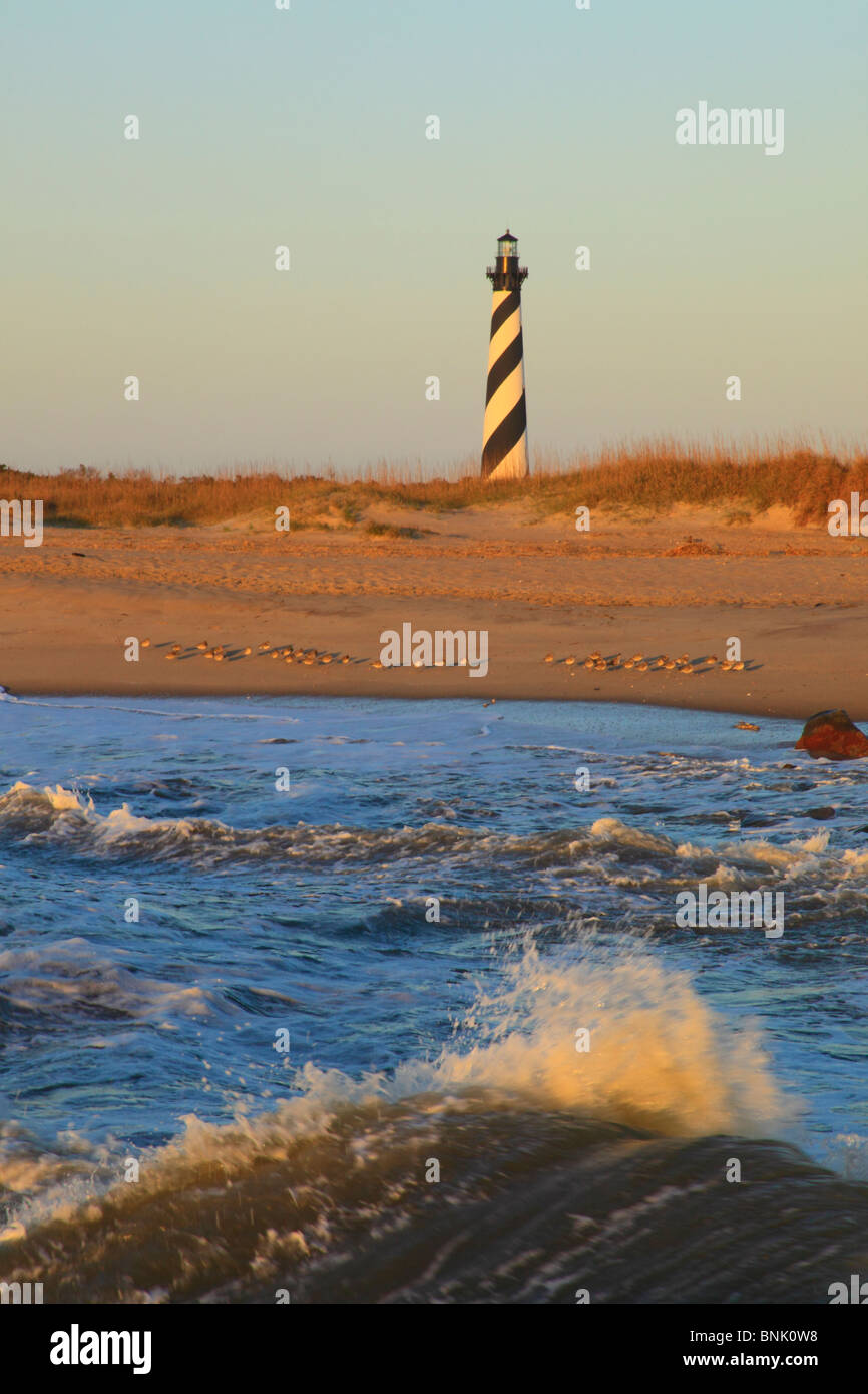 Le phare de Cape Hatteras au lever du soleil, Cape Hatteras National Seashore, Buxton, Outer Banks, Caroline du Nord Banque D'Images