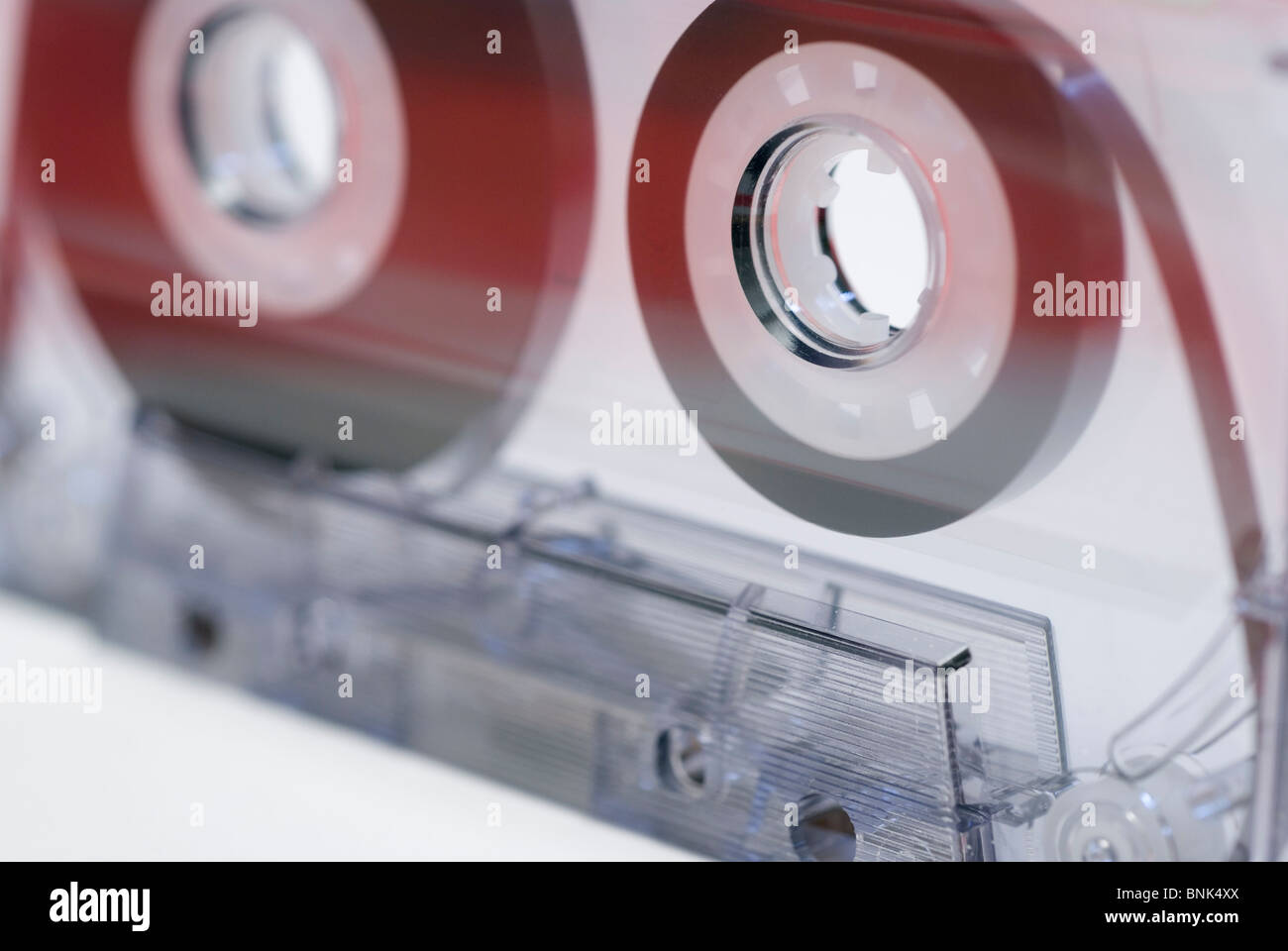 Gros plan d'une cassette audio transparent Banque D'Images