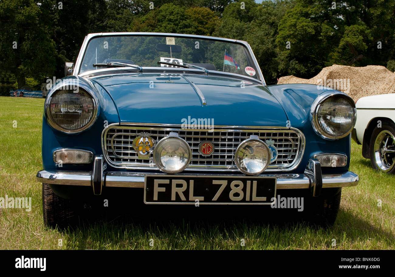 Une voiture de sport MG vintage à un rassemblement à Cornwall, uk Banque D'Images