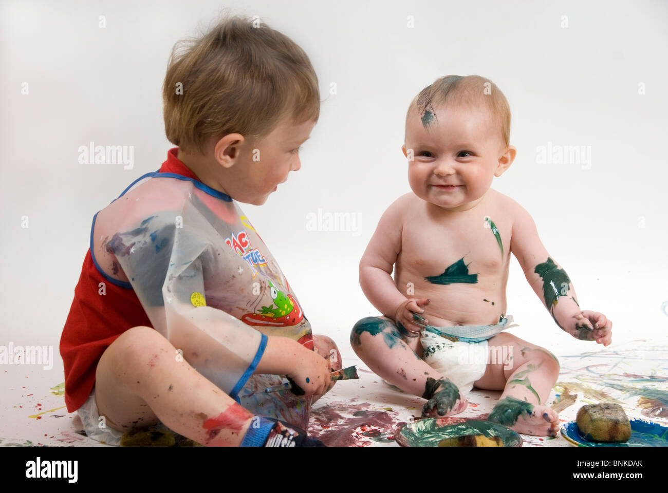 Portrait De Frere Et Soeur Bebe Peinture Isolated On White Photo Stock Alamy Portrait De Frere Et Soeur Bebe Peinture Isolated On White Photo Stock Alamy
