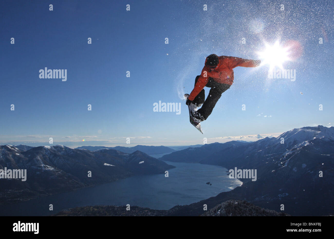 Sports d'hiver suisse snowboardinging Cimetta snowboard sport montagne aventure temps libre aller aller dans le canton du Tessin Tessin Banque D'Images