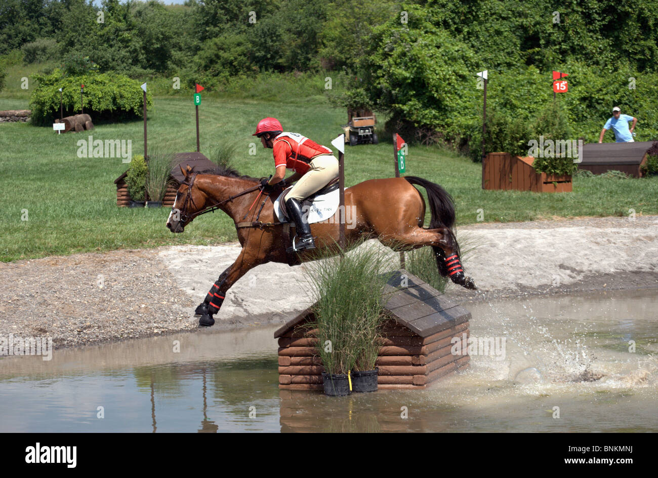 Le cheval et le cavalier en compétition en ski de fond partie de Stuart Horse Trials en 2010 Victor NY USA. Banque D'Images