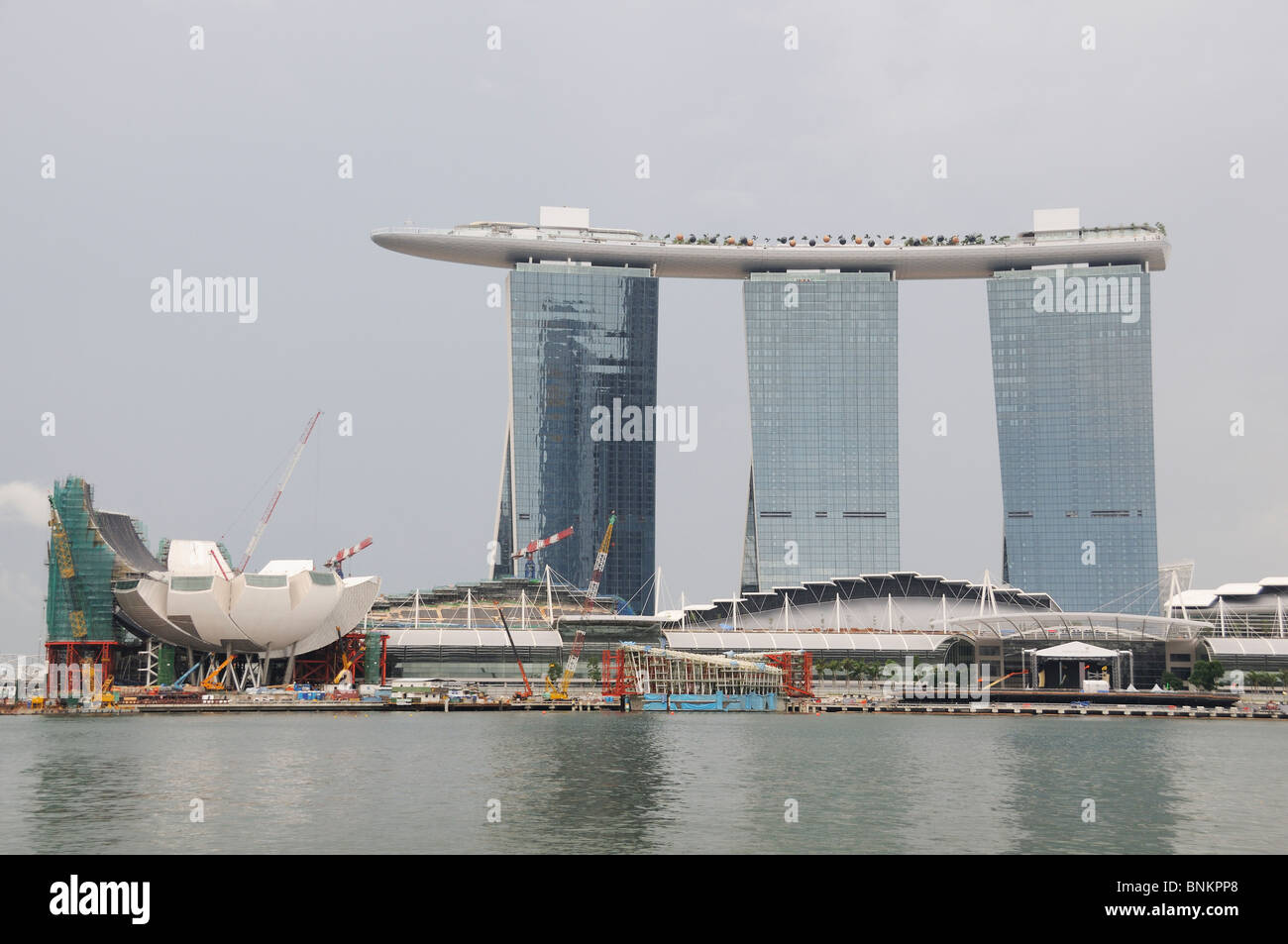 L'hôtel Marina Bay Sands Sky Park, Singapore Banque D'Images