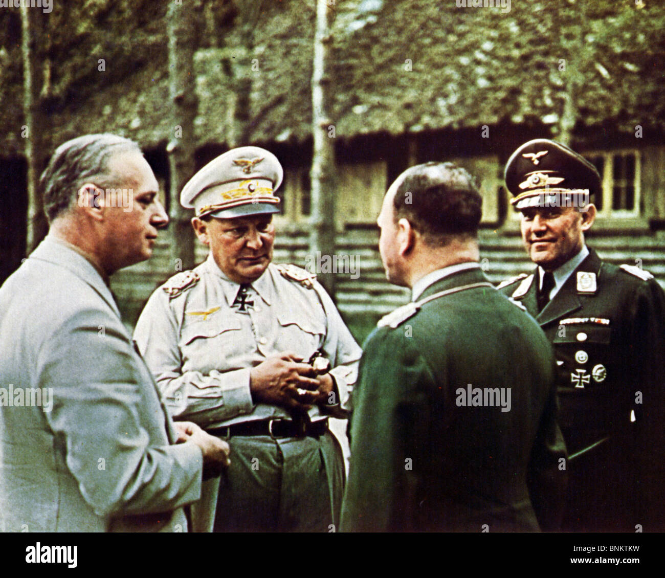 HERMAN GOERING avec ses officiers nazis à Karinhall accueil, au nord de Berlin Banque D'Images
