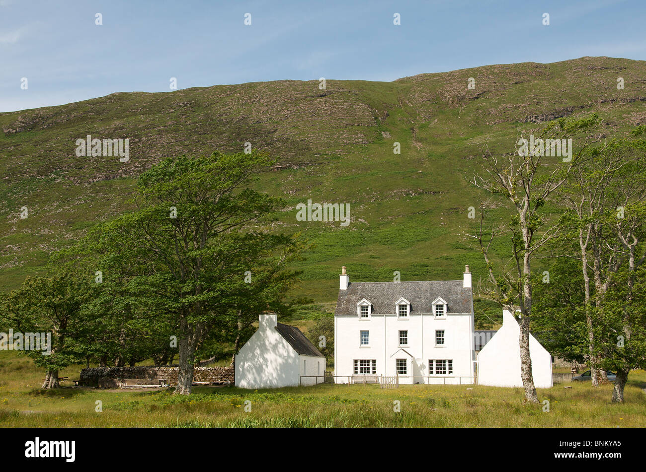 Belle maison blanche Flémalle Fléron Peninsular Wester Ross Highlands écossais nord ouest de l'Ecosse Banque D'Images