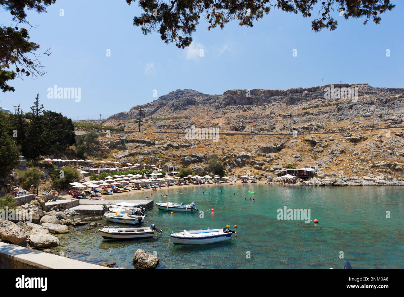 St Paul's Bay Beach, Lindos, Rhodes, Grèce Banque D'Images